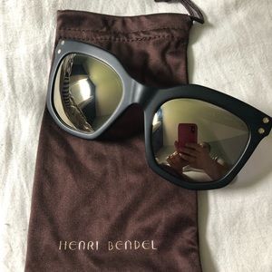 Like NEW! Henri Bendel Sunglasses